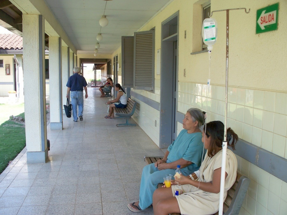 Instan a médicos a mantener  la atención a la población