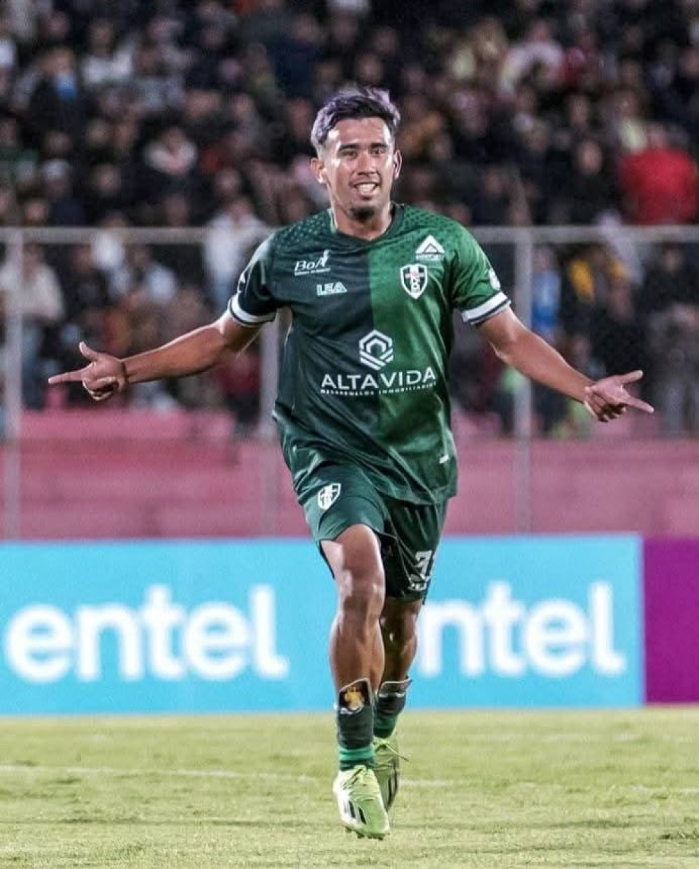 Real Tomayapo triunfa ante Bolívar con golazo del beniano Mario Barbery