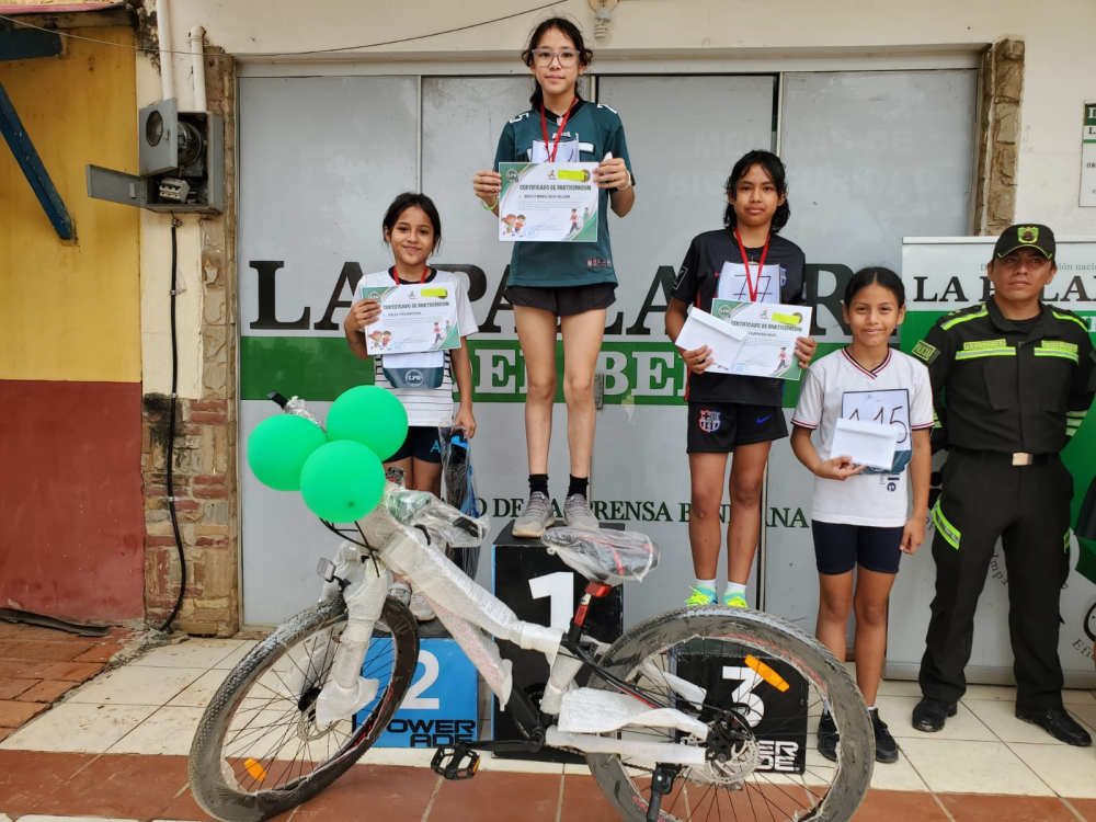 Wilder Iván Guataica y Carla Patricia Roca, vencedores de la VII Carrera Pedestre 5K