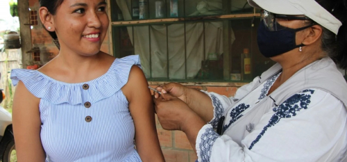 Vacunación contra  la influenza logra  coberturas importantes  en unidades educativas