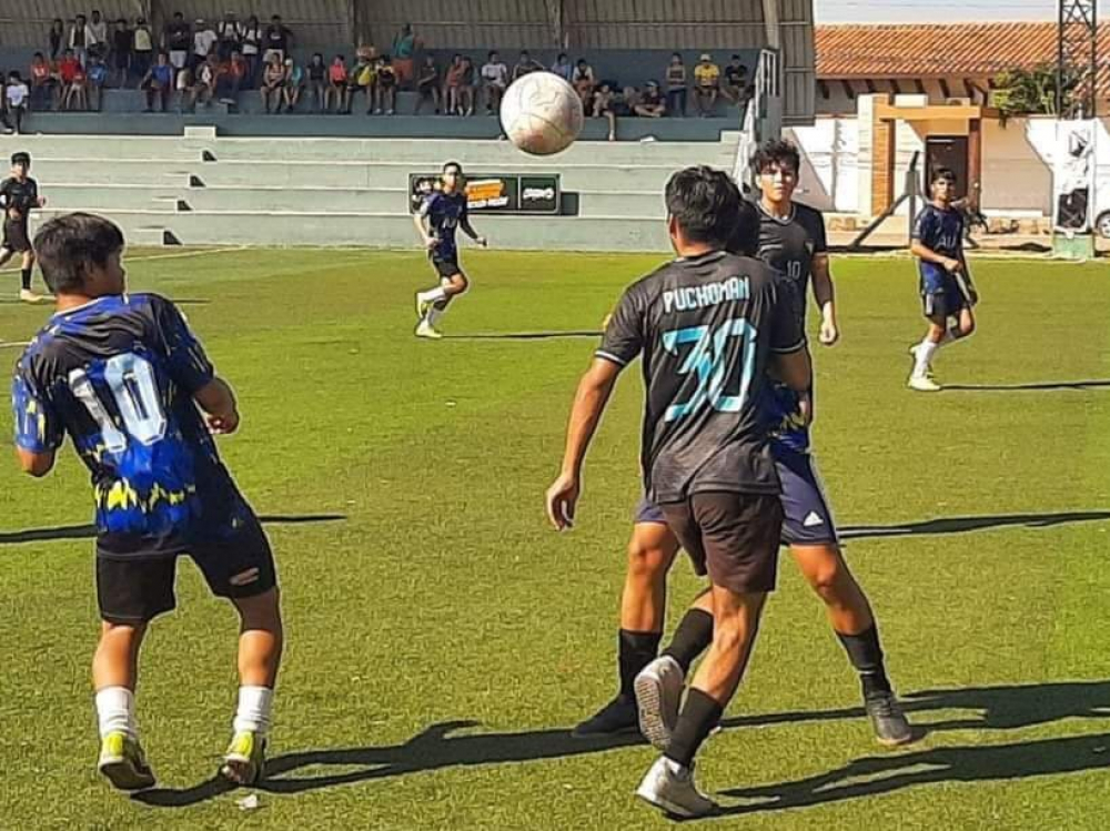 Emociones y controversia: Cristo Rey impugna, Rómulo Suárez celebra clasificación a semifinales