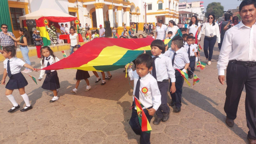 Trinidad se viste de  Tricolor: Celebran  Día de la Bandera