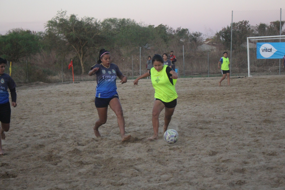 La pasión por el fútbol playa vuelve a encenderse en Trinidad