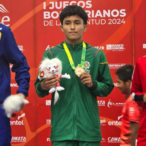 Brandon Adrián Luna Núñez: Pasión y dedicación en el karate boliviano