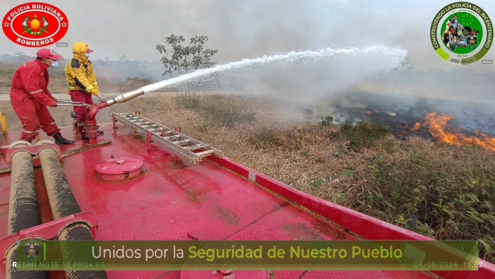 Respuesta de Bomberos  evita desastre: Incendio  forestal sofocado  en Loma Santa