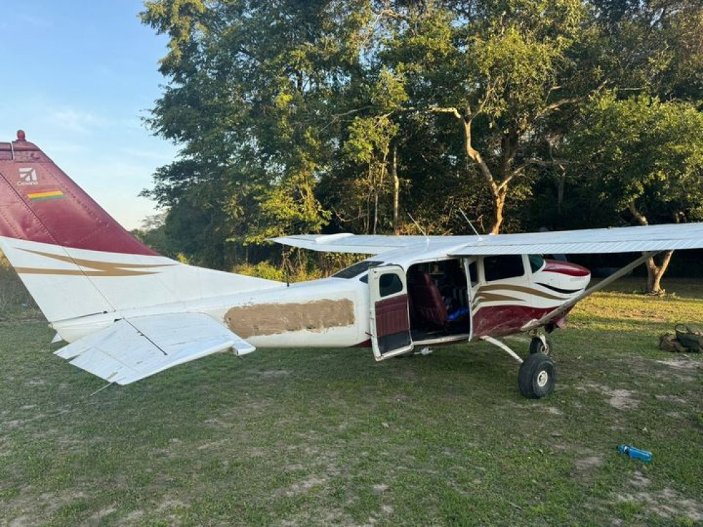 Narcoavioneta  interceptada:  FELCN confisca  más de 400 kilos de  cocaína en operativo