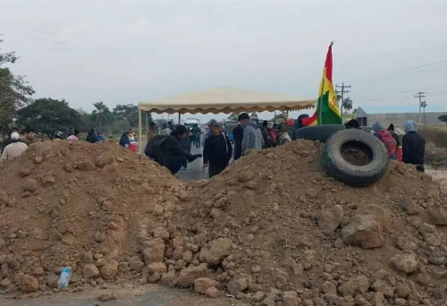 Se masifica el bloqueo en  San Julián, Los Troncos,  puente Banegas, Madrecita  y Cuatro Cañadas