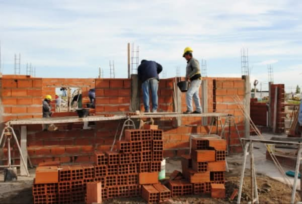 Retraso en entrega de viviendas en San Borja preocupa a campesinos: 30 familias en espera