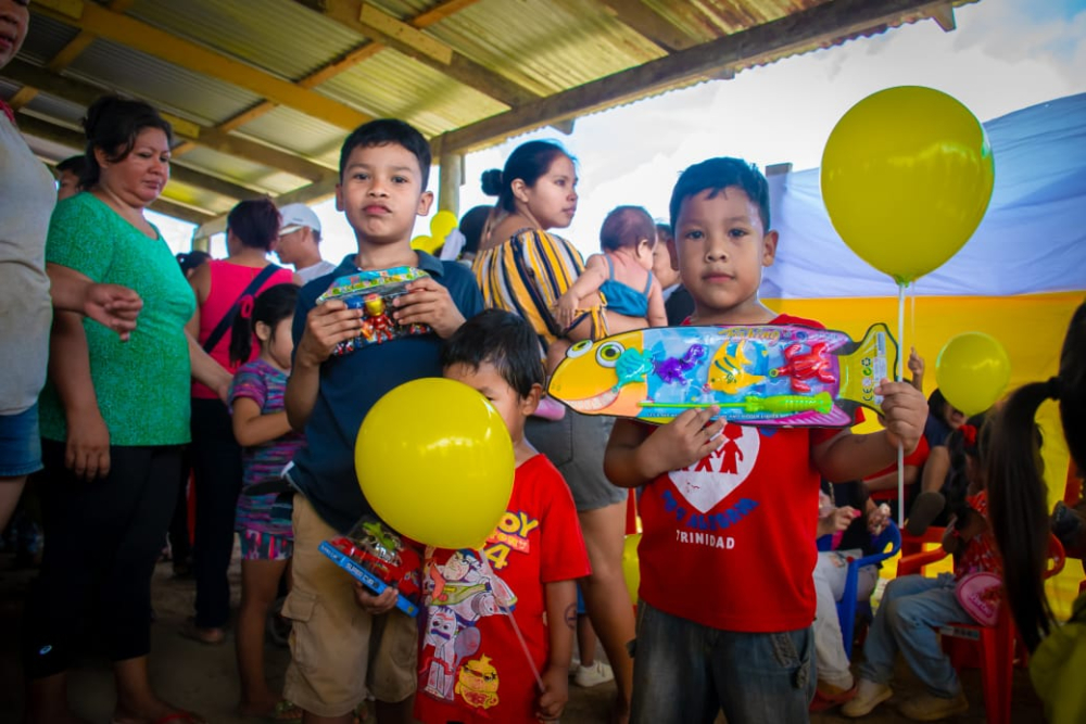 La Feria del Trueque Navideño de EMAUT: Una Fiesta de Alegría y Reciclaje