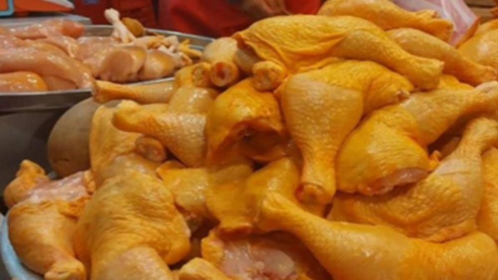 El pollo encarece y golpea el bolsillo de los benianos