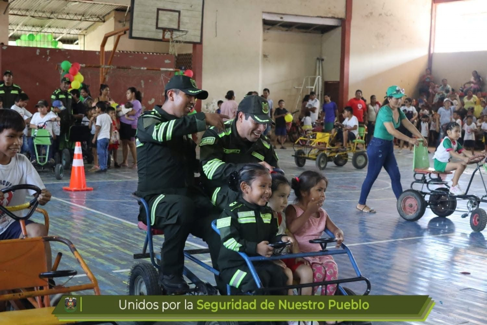 Clausura del programa “El Policía es tu Amigo” en el Beni