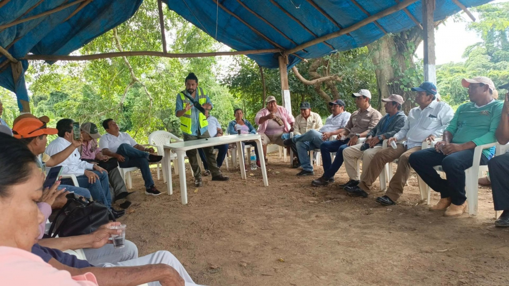 ABC, cívicos y pontoneros coordinan mejoras en accesos para el cruce del río Mamoré