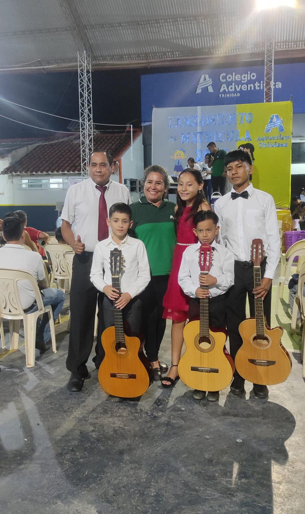 Colegio Adventista presentó su propuesta académica 2025 y Amadeus engalanó la noche con interpretaciones musicales