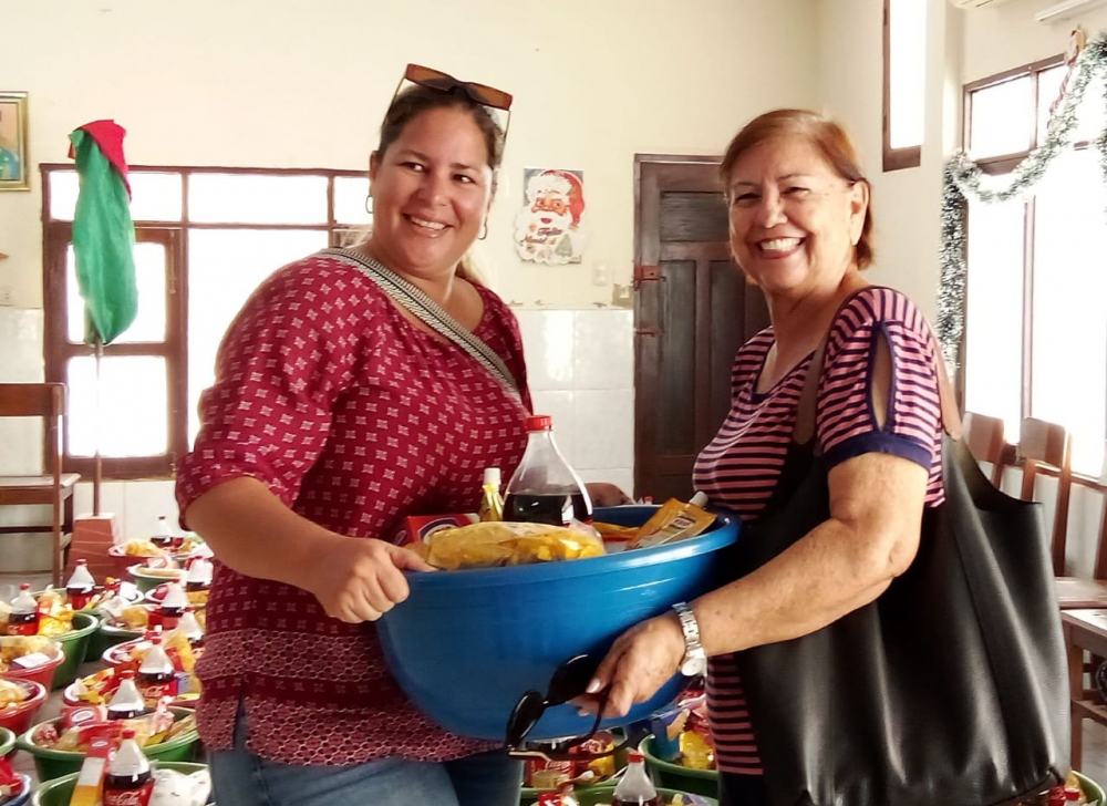 Federación de Maestros Jubilados: Entregan canastones navideños a todos sus afiliados