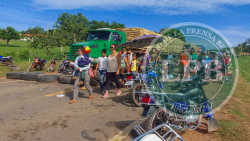 Bloqueo indefinido ruta Trinidad – Santa Cruz: Mototaxistas en Guarayos exigen acciones contra el mercado negro de combustible y ampliación en venta de carburantes en estaciones de servicio