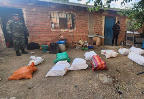En Oruro hallan más de 187 kilos de droga tras allanar dos inmuebles