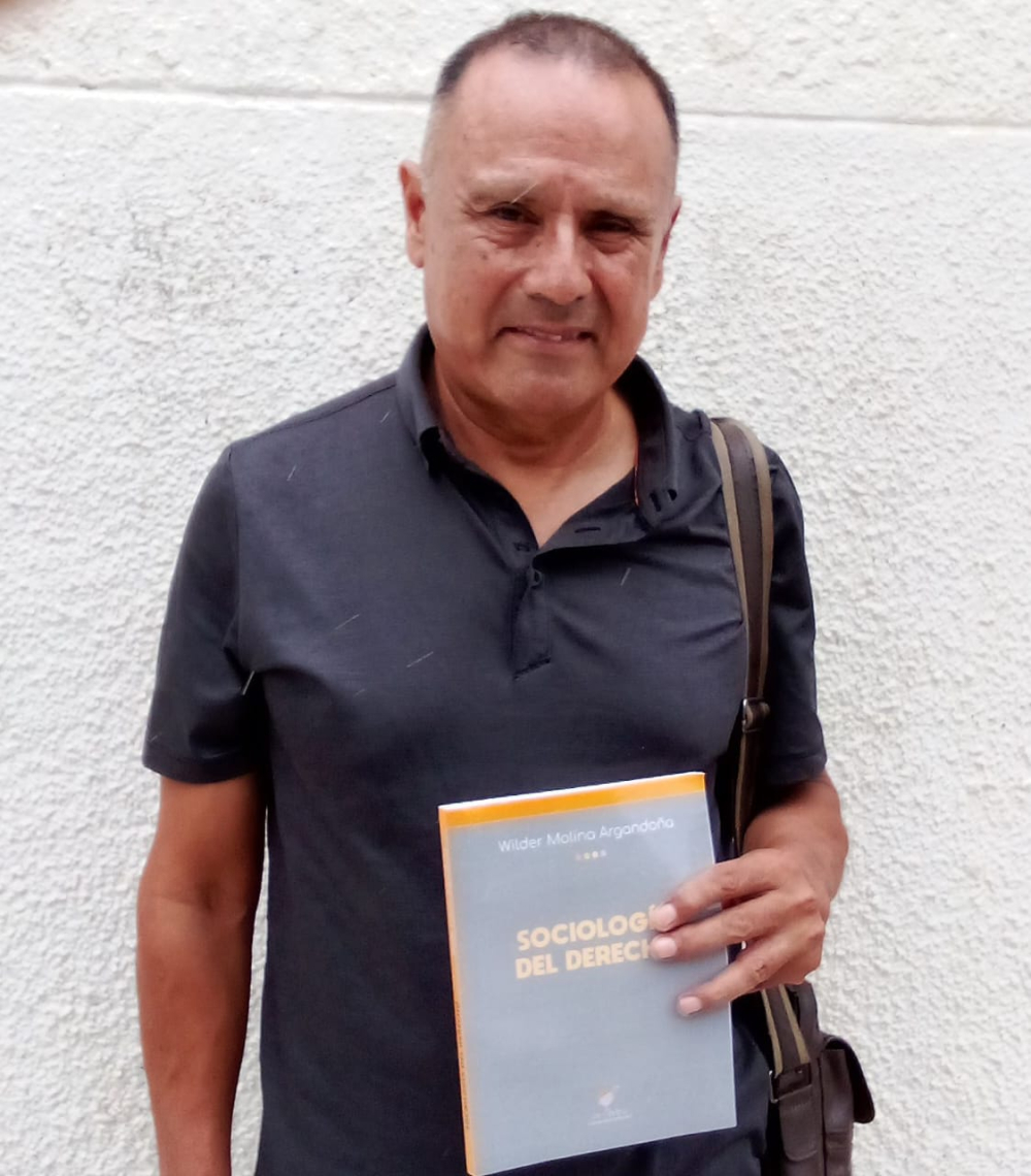 Wilder Molina Argandoña: Tiene un nuevo libro titulado "Sociología del Derecho"