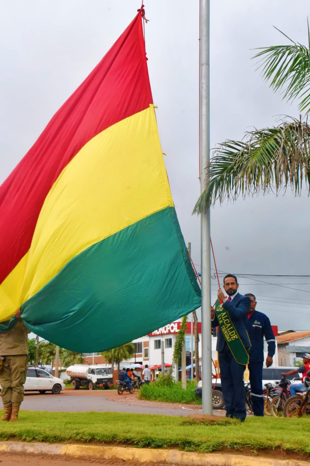 Desde el Beni, el alcalde de Trinidad encabezó el inicio de la celebración por el Bicentenario del país