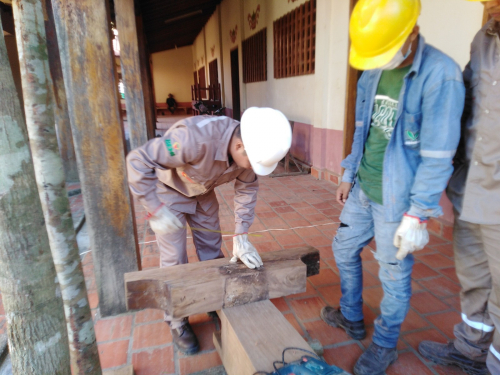 Alumnos del Plan Moxos restauran  ícono cultural de San Ignacio de Mojos