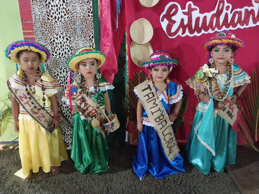 Santa Ana vibra por su la cercanía de su fiesta, elección de movimita estudiantil aglomera cientos de personas