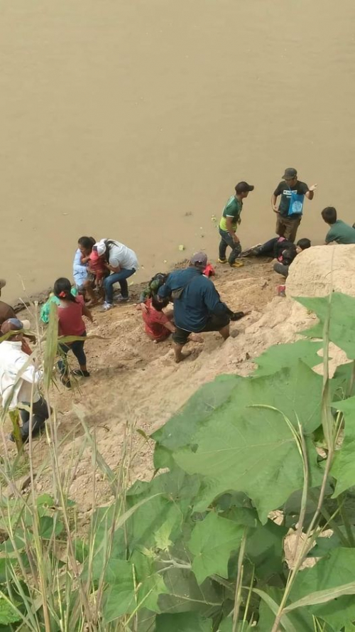 Reportan un fallecido  tras la caída de un camión  con pasajeros en el río Beni