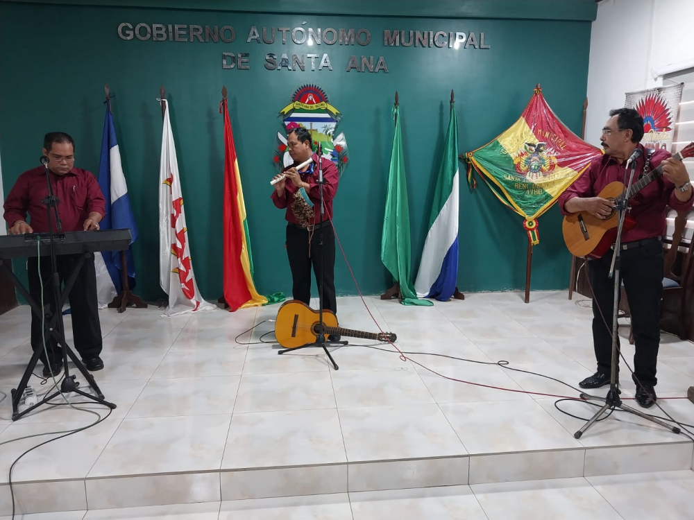 Trío los del Yacuma aporta a la cultura con  videos musicales en homenaje a Santa Ana