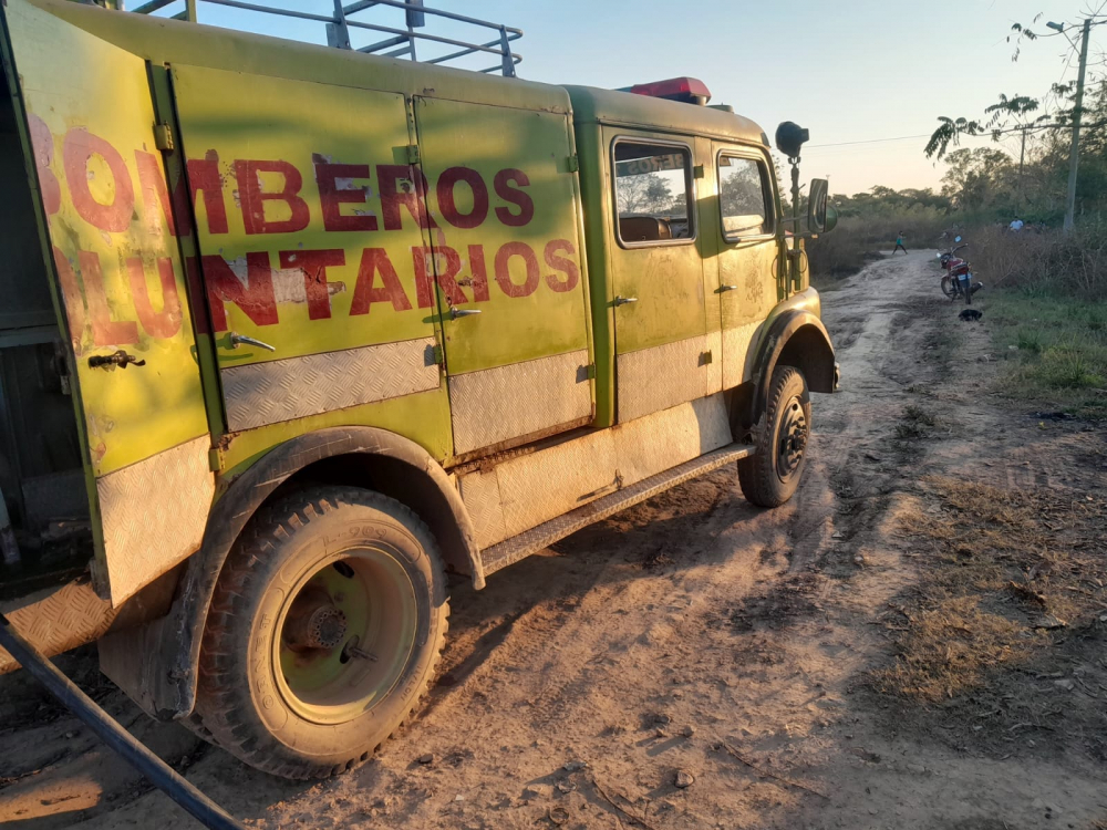 Bomberos voluntarios sin diésel para apagar incendios