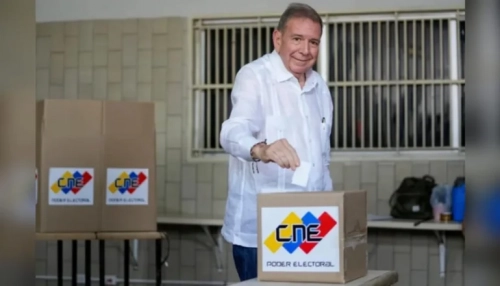 Venezuela: El líder opositor, Edmundo González acudió a las urnas a emitir su voto