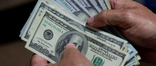 Transportistas y gremiales advierten que el dólar sigue en ascenso en el mercado paralelo