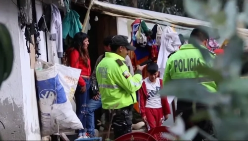 ¡Doble asesinato estremece a Ecuador! Gemelos de un año son hallados sin vida en su casa