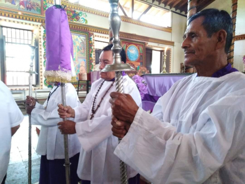 El fin de una era: El Templo Misional de San Ignacio se queda sin sacristanes jóvenes