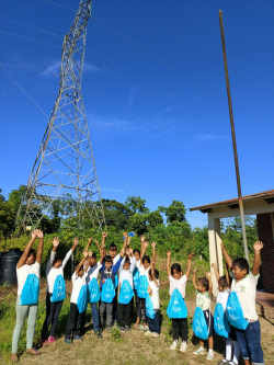 ENDE visitó 55 unidades educativas rurales para capacitar a estudiantes sobre riesgos eléctricos con líneas de alta tensión