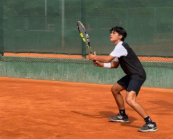 Alejandro Gómez finalista en singles y dobles del G-1 nacional