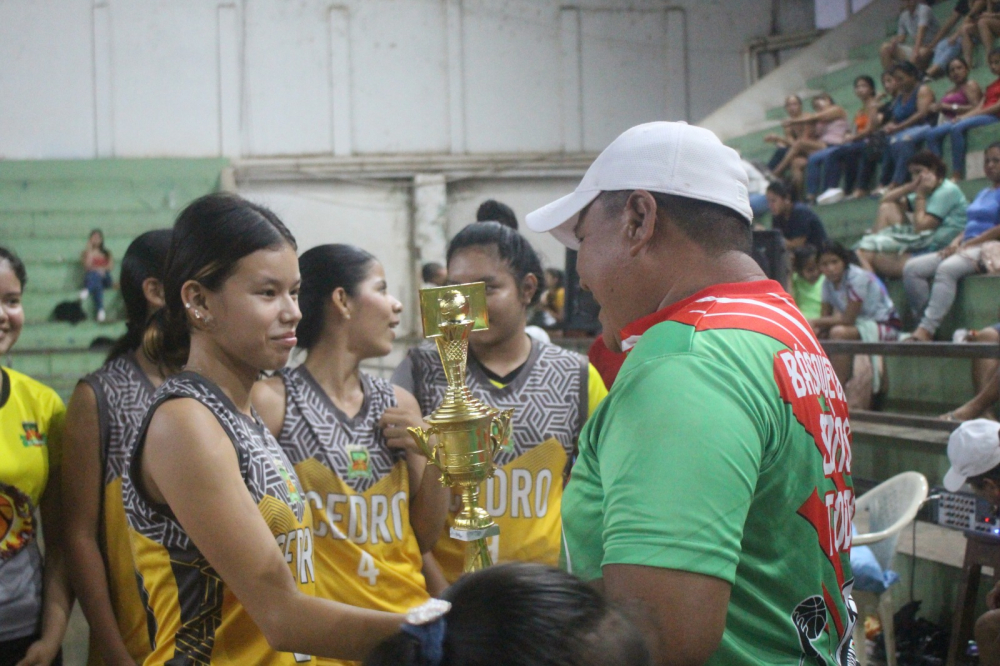 Básquetbol municipal celebra a los campeones de la U-16 y 1ra de Honor