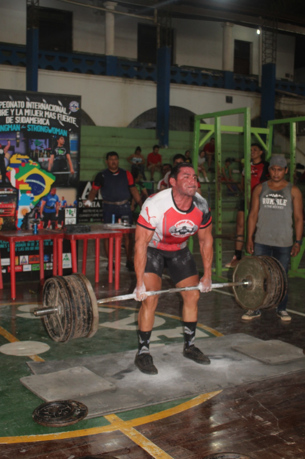 Impresionante despliegue de fuerza en el campeonato departamental de Powerlifting