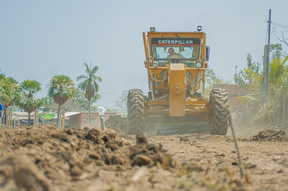 Trabajan en distintos frentes en  la construcción de 500 cuadras