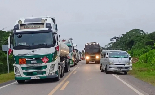 Transporte pesado evita bloqueo pero  alerta sobre escasez de combustible