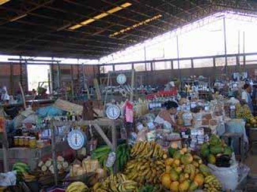 Mercado Campesino: Continua la polémica en torno al derecho propietario del terreno