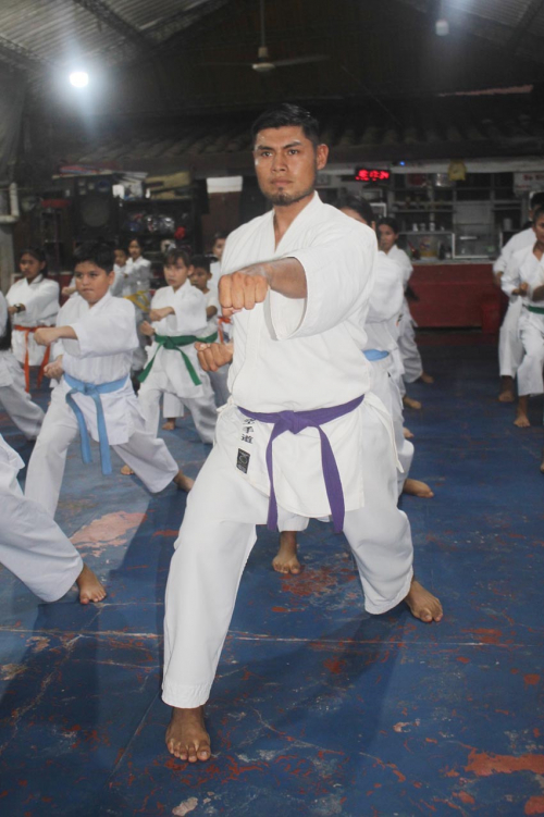 Daniel Guarena una promesa del karate competerá en el Sudamericano