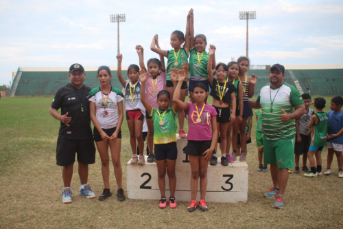Atletas infantiles son premiados con oro, plata y bronce