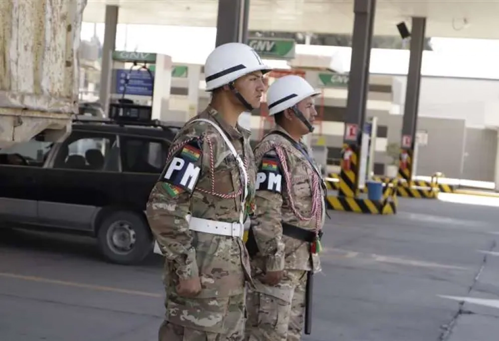 Militarizan las estaciones de servicios para controlar la venta de combustible