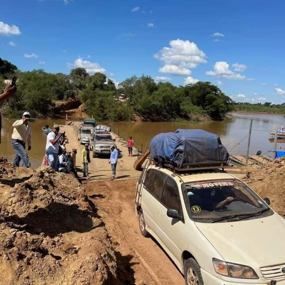 Habilitan ruta y pontón metálico para  cruce del río Rapulo en Santa Ana