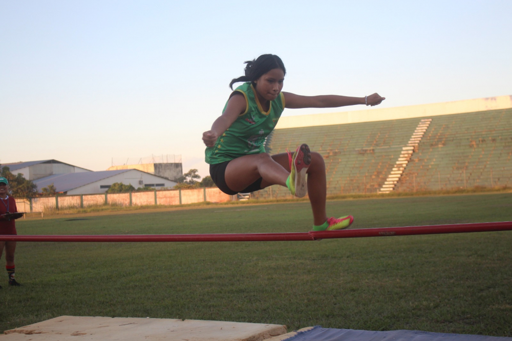 Jóvenes trinitarios muestran su potencial en el campeonato de atletismo