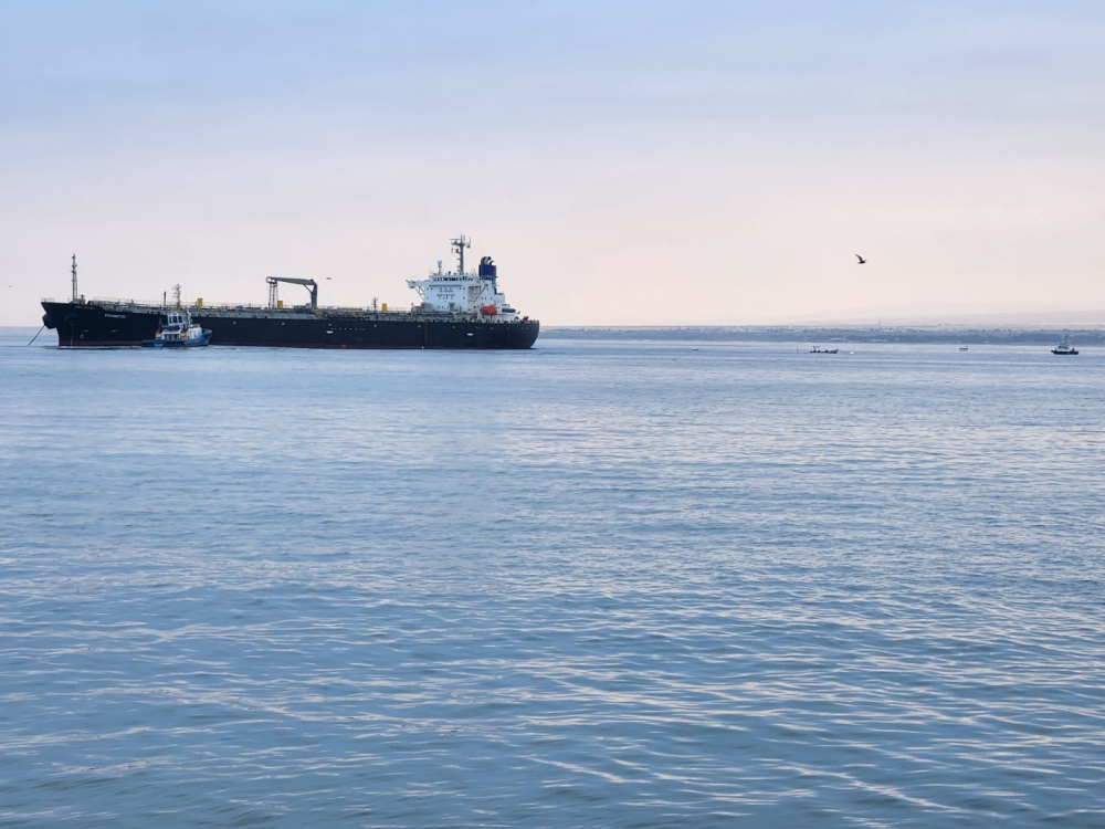 Trabajan en el despacho de 41 millones de litros de combustible desde Arica