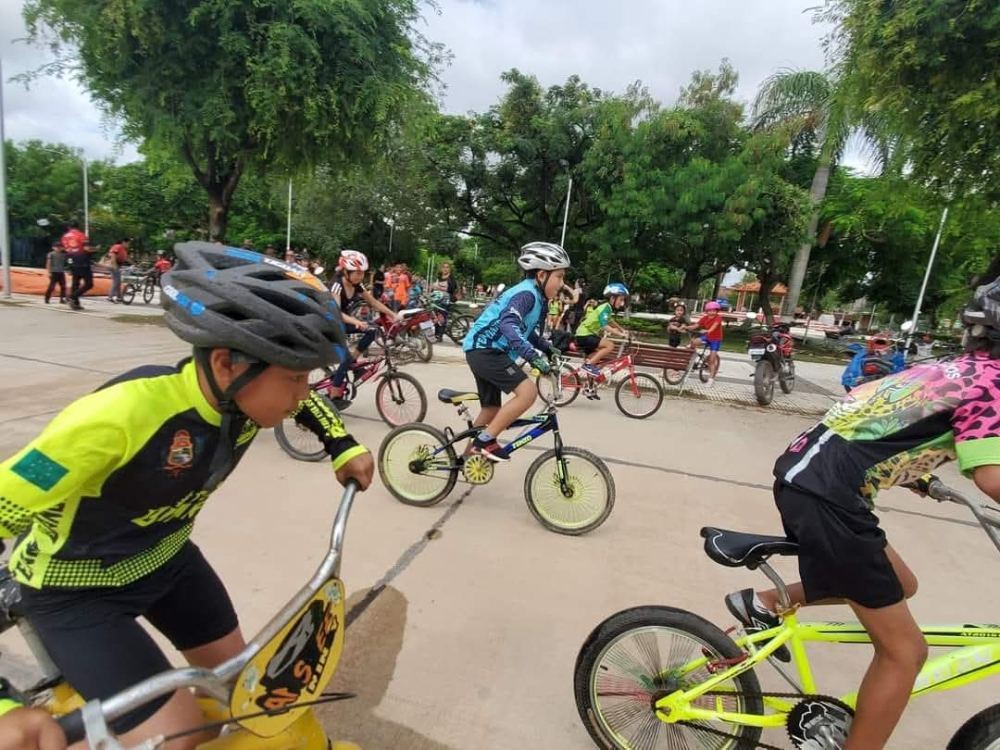 Ciclismo en acción: llega la final del Apertura "Copa PawerAde"