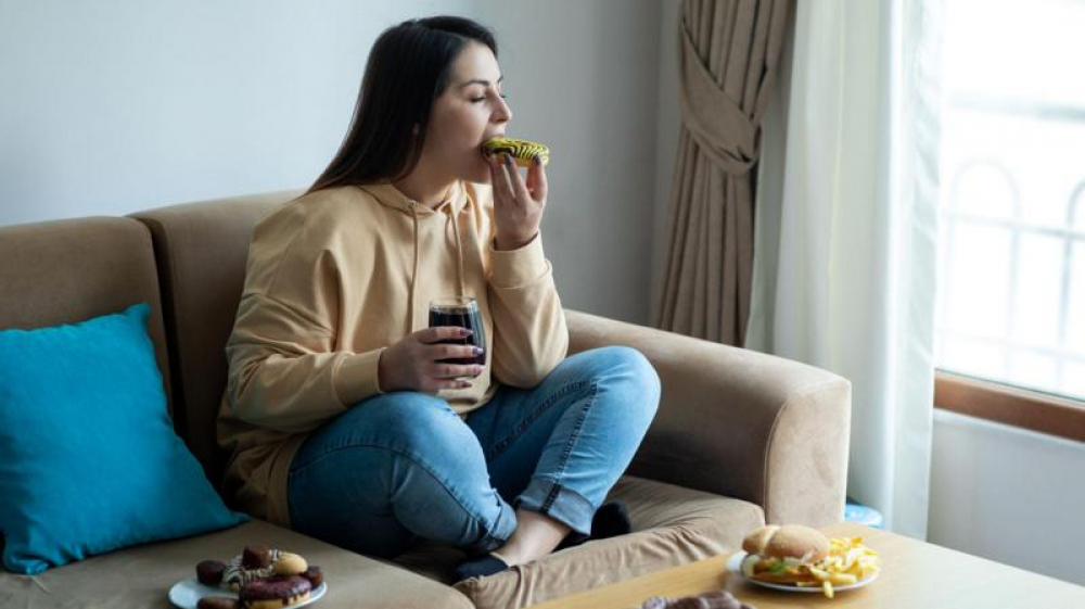 Salud: 4 razones por las que sentimos la  necesidad de comer azúcar o carbohidratos