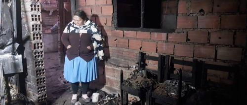 Adolescente lucha por su vida en terapia intensiva tras incendio en el que falleció su pequeña hermana