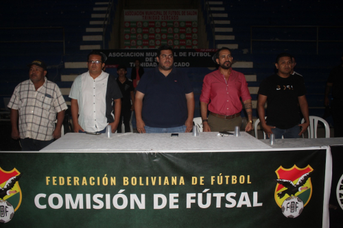Alcalde Cámara da el puntapié inicial al torneo de Futsal FIFA en Trinidad