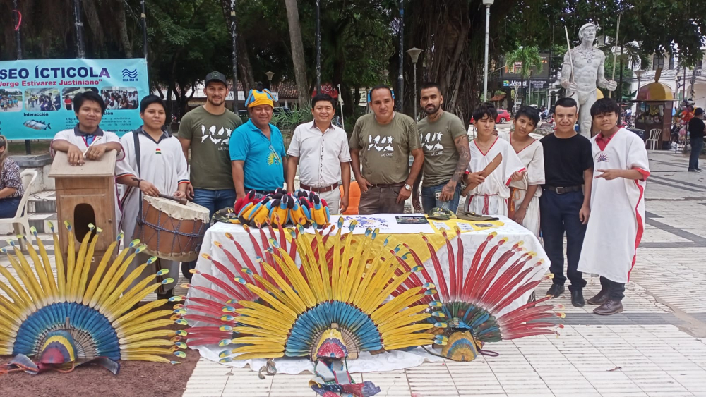 Comprometen esfuerzos para la conservación  de la Paraba Barba Azul en Beni