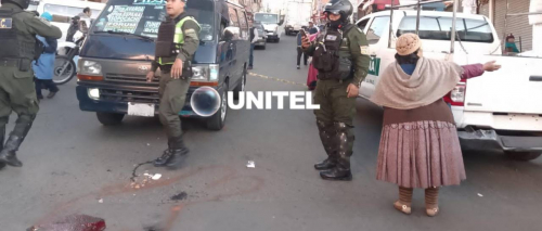 Minibús arrolló a una madre y su hija cerca del mercado Rodríguez; la niña murió y la mujer está malherida
